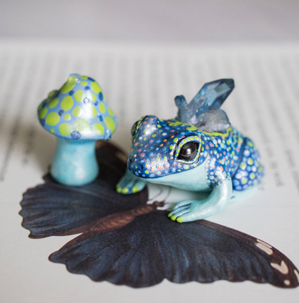 Blue Crystal Frog and Mushroom Buddy Figurines