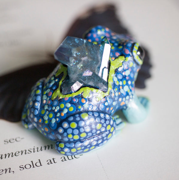 Blue Crystal Frog and Mushroom Buddy Figurines