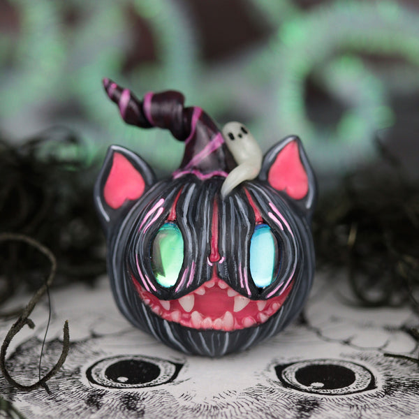 Cheshire Pumpkin Figurine
