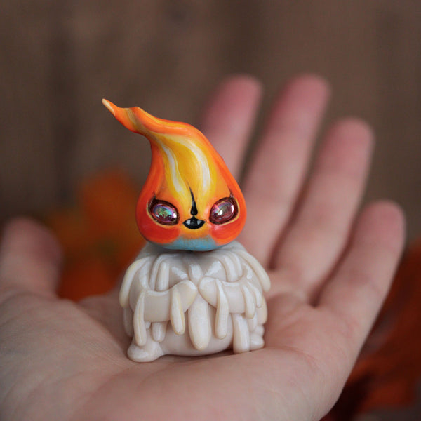 Cat Face Candle Sprite Figurine