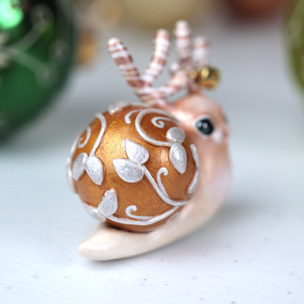 Gold Hollypod Figurine