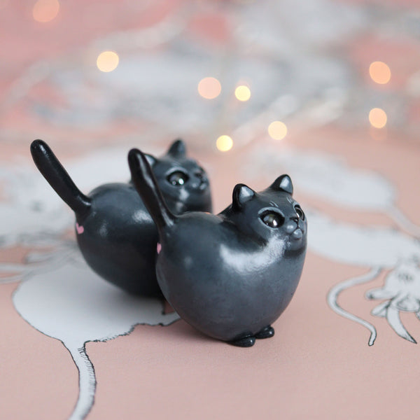 Black Heart Kitty Figurine