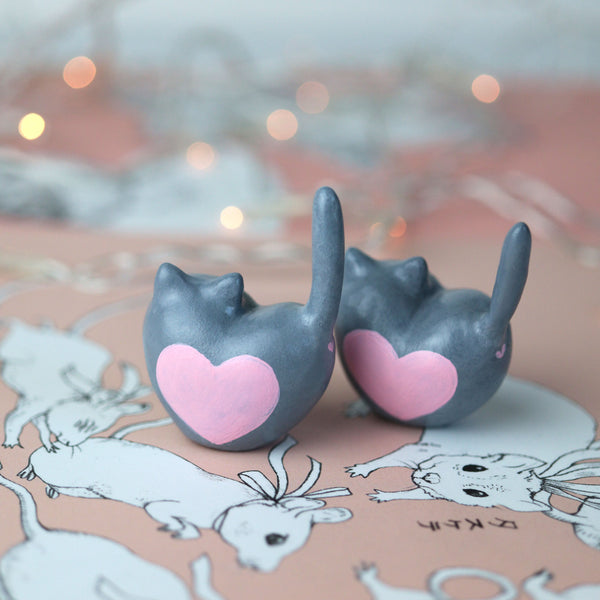Grey and White Heart Kitty - Less White