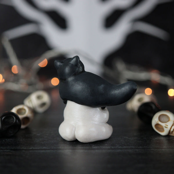 Cat Wig Ghost Figurine