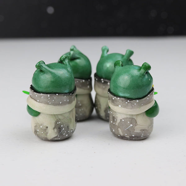 Glerzbit Alien Figurine