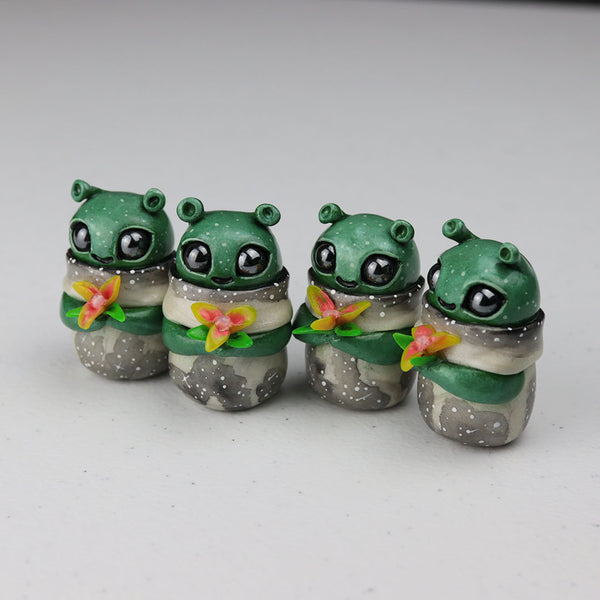 Glerzbit Alien Figurine