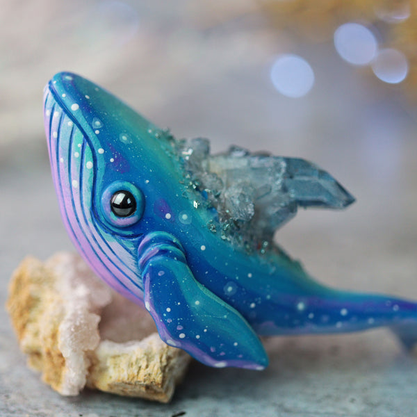 Blu Crystal Whale Figurine