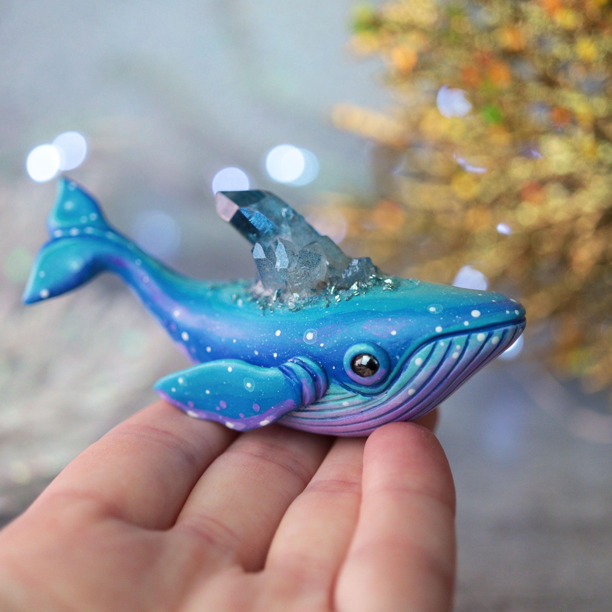 Blu Crystal Whale Figurine