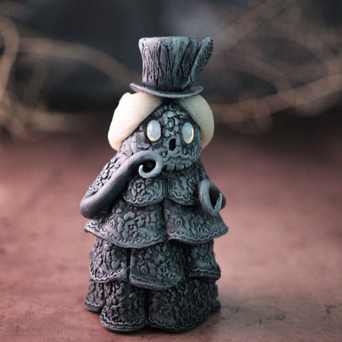Lady Spookula Figurine