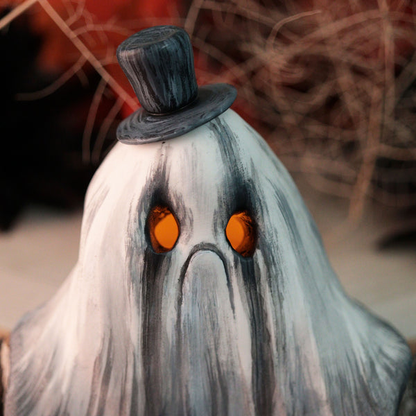 Grumpy Top Hat Shelf Ghost