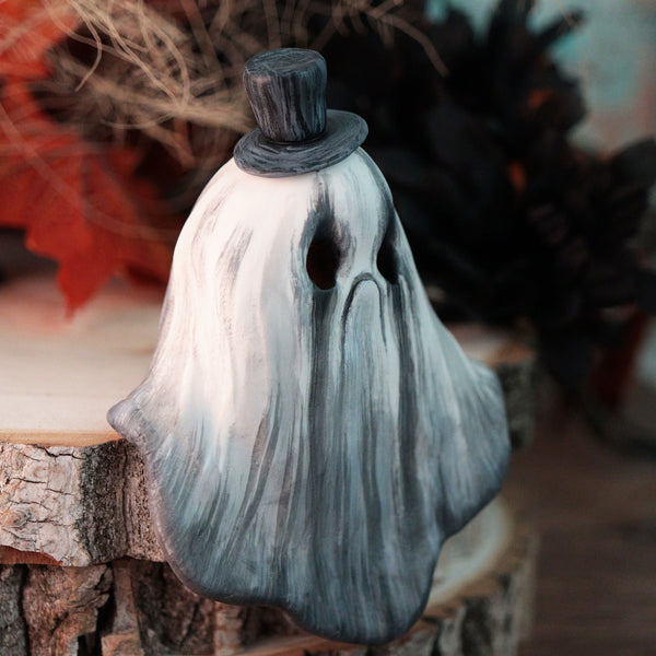 Grumpy Top Hat Shelf Ghost