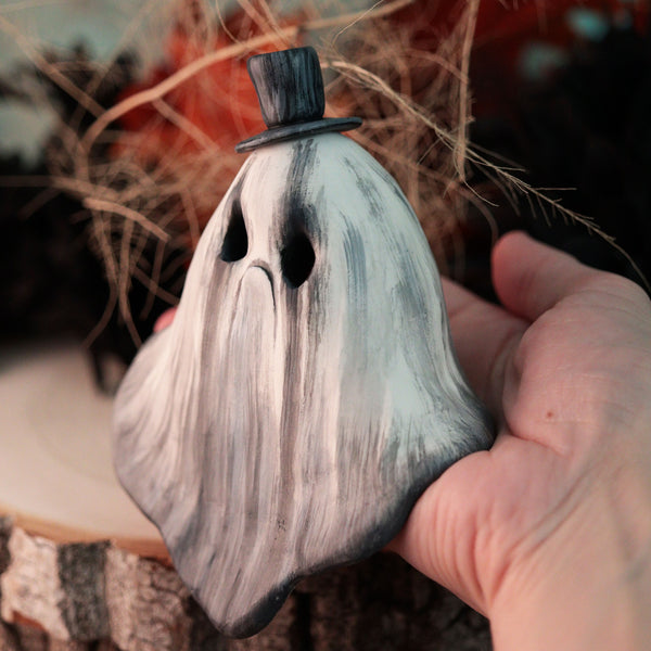 Grumpy Top Hat Shelf Ghost