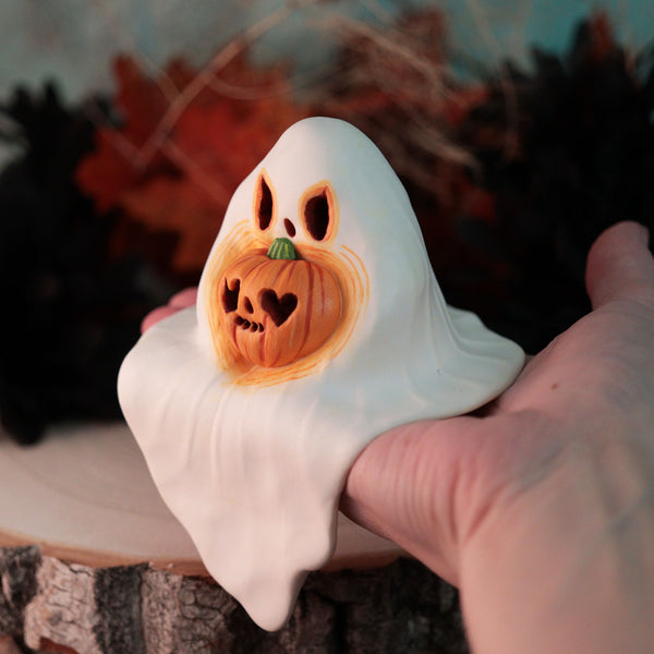 Heart Eye Pumpkin Shelf Ghost Figurine