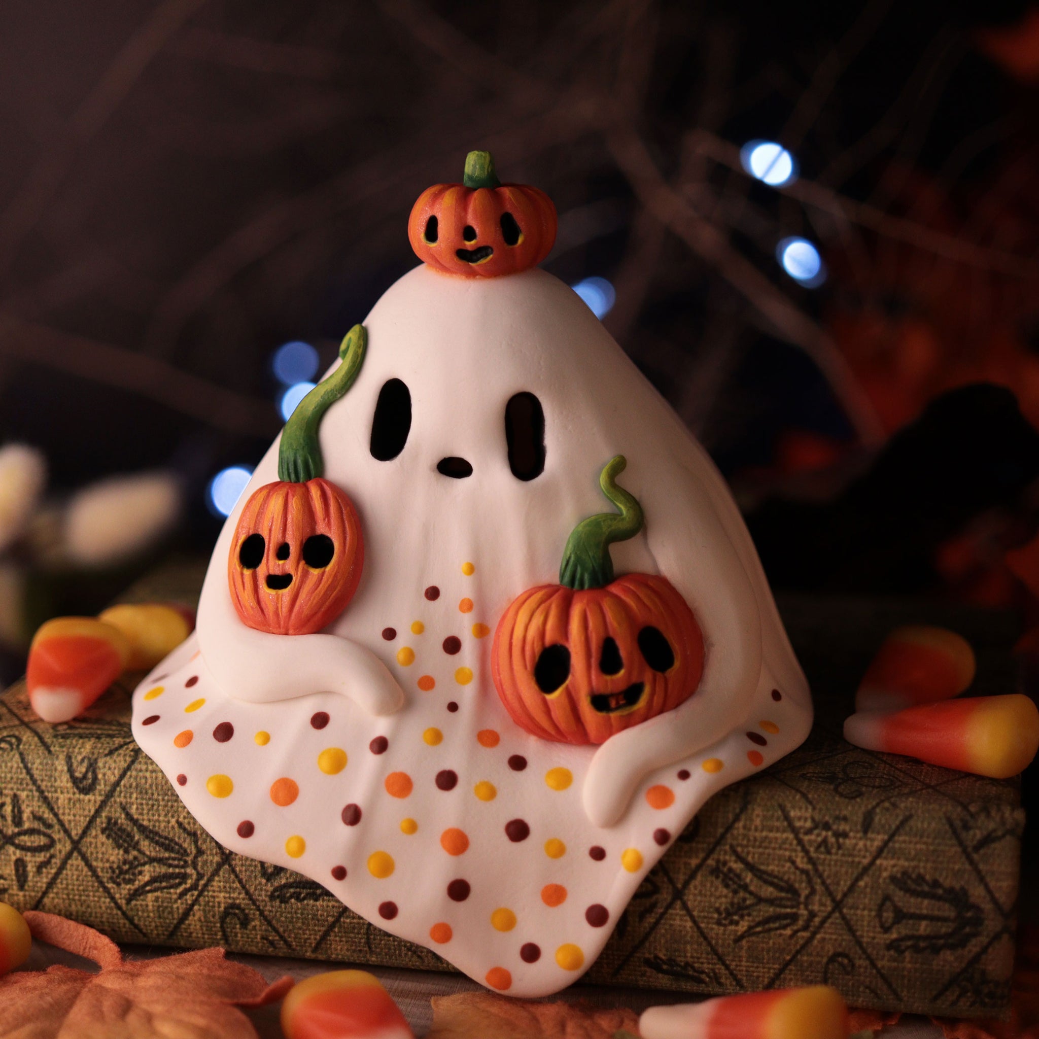 3 Pumpkins Shelf Ghost - Light up Figurine