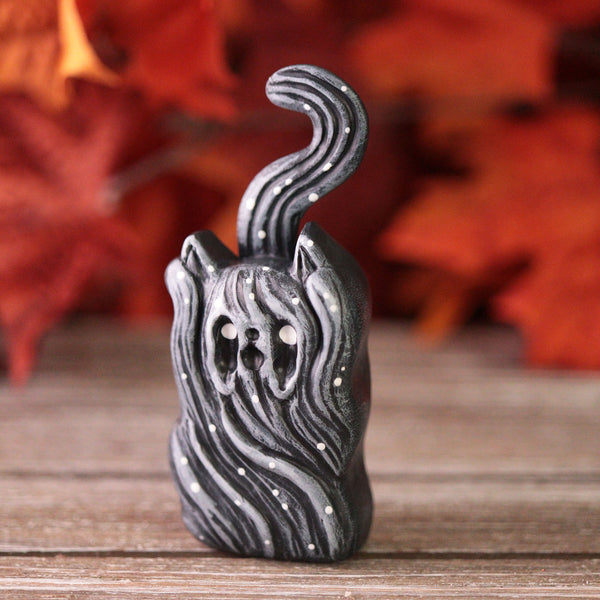 Preorder Spooky Kitty Slice Figurines - Black and White