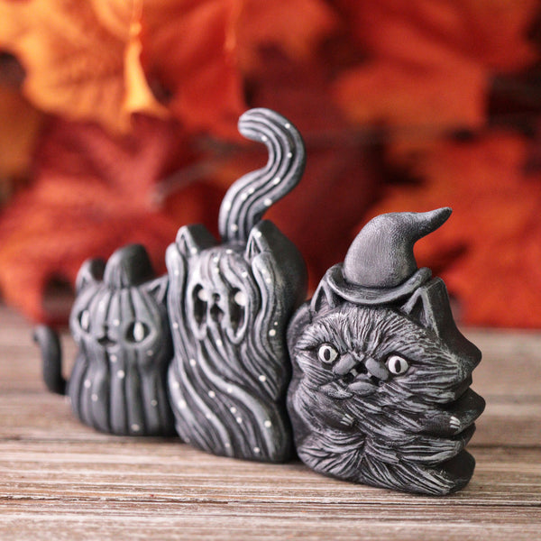 Preorder Spooky Kitty Slice Figurines - Black and White