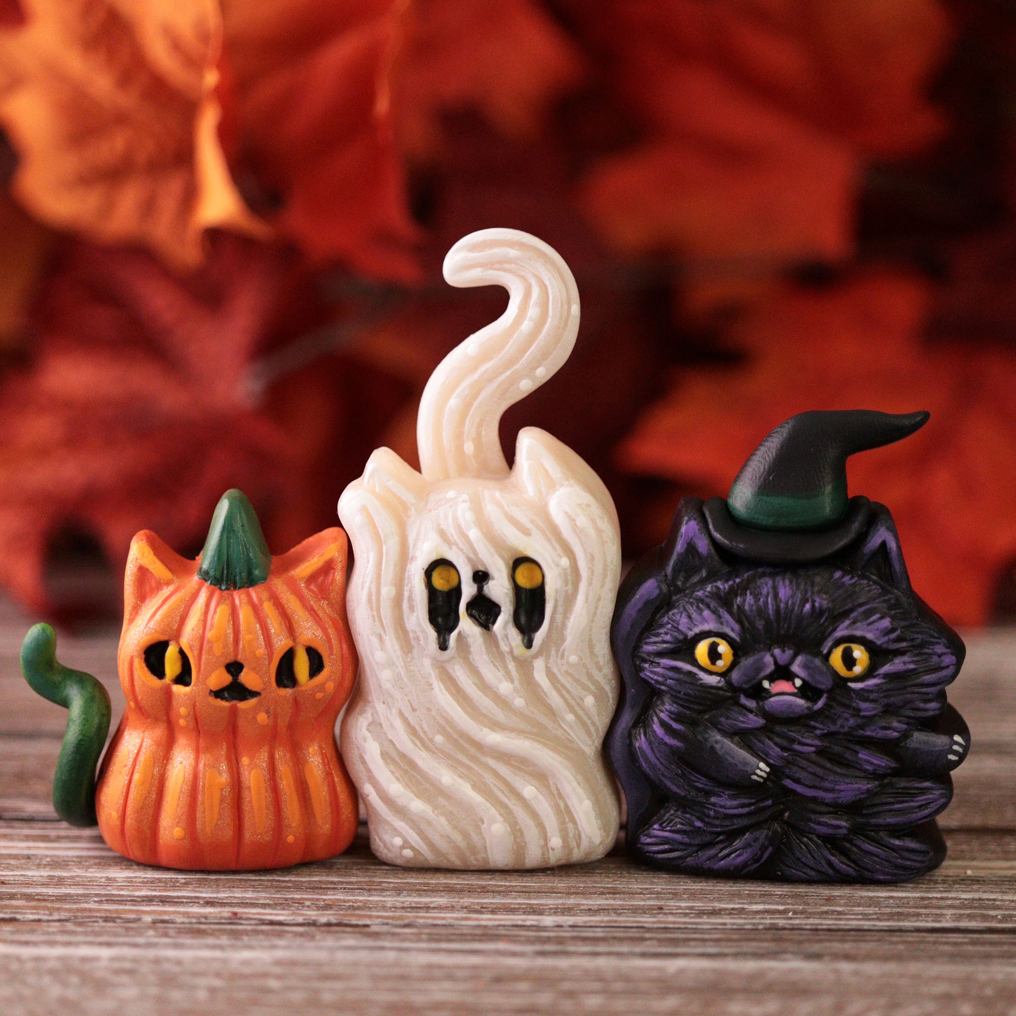 Preorder Spooky Kitty Slice Figurines - Colorful
