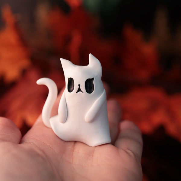 Long Kitty Spoop Figurine