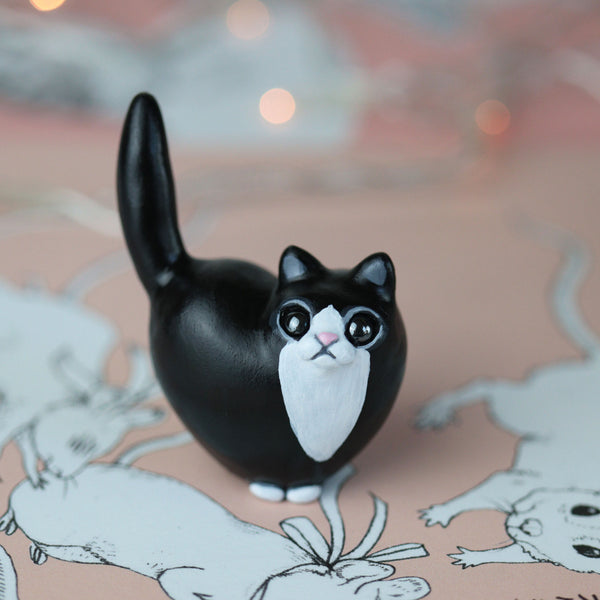 Tuxedo Heart Kitty Figurine - Fluffy Tail