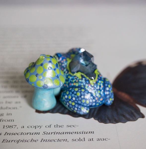 Blue Crystal Frog and Mushroom Buddy Figurines
