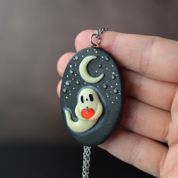 Ghost Pendant Oh