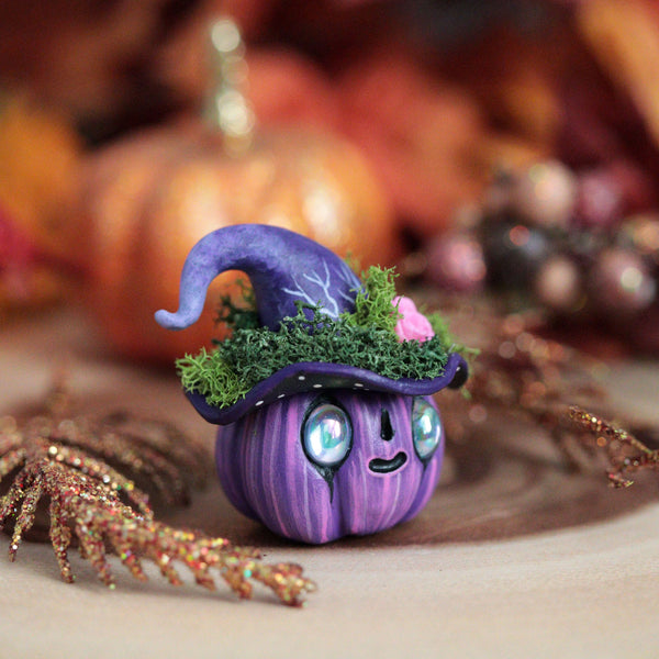 Happy Mini Witch Pumpkin Figurine