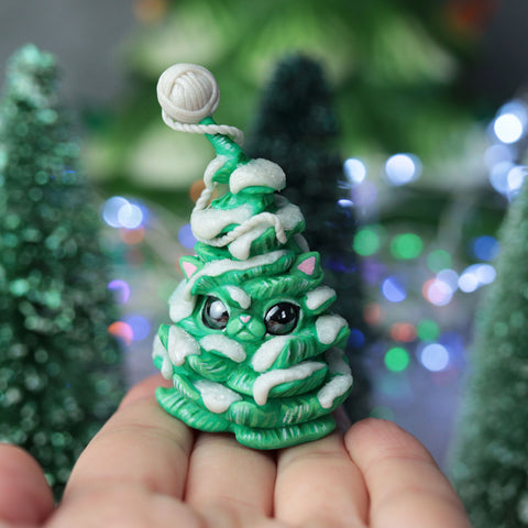 Snowy Kittree Figurine