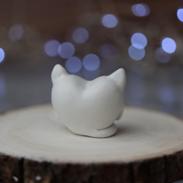 White Preorder Heart Cat Figurine