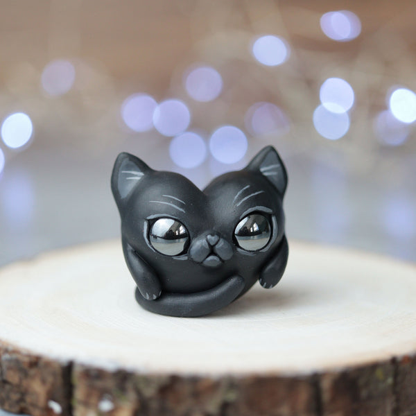 Black Preorder Heart Cat Figurine