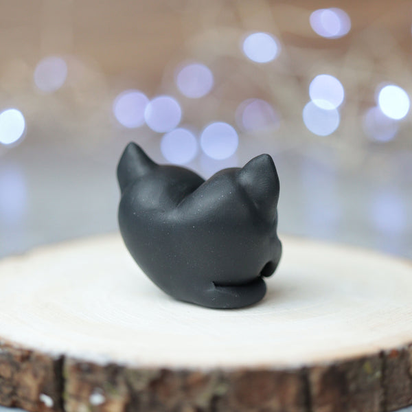 Black Preorder Heart Cat Figurine