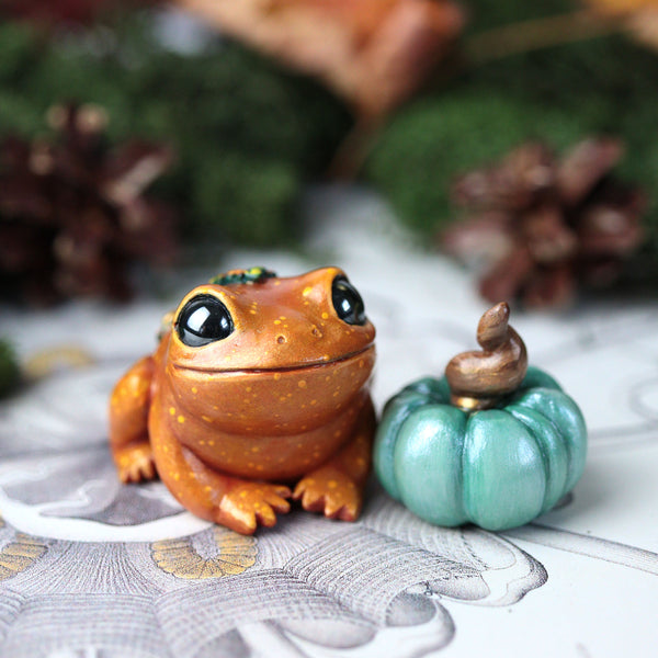 Fall Frog Figurine Set