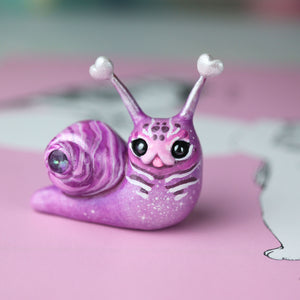 Snail-entine Figurine Wild Pattern
