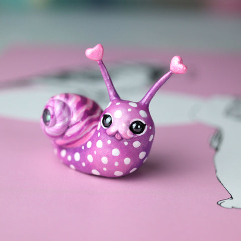 Snail-entine Figurine Polka Dots