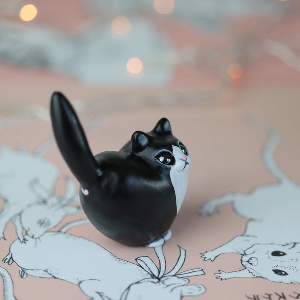 Tuxedo Heart Kitty Figurine - Fluffy Tail