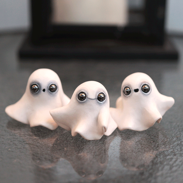 Dancing Ghost 1 Figurine